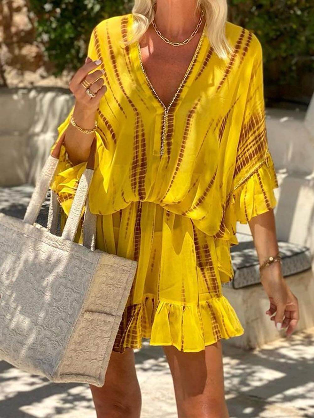 Lara - Soft V-Neck Casual Mini Dress