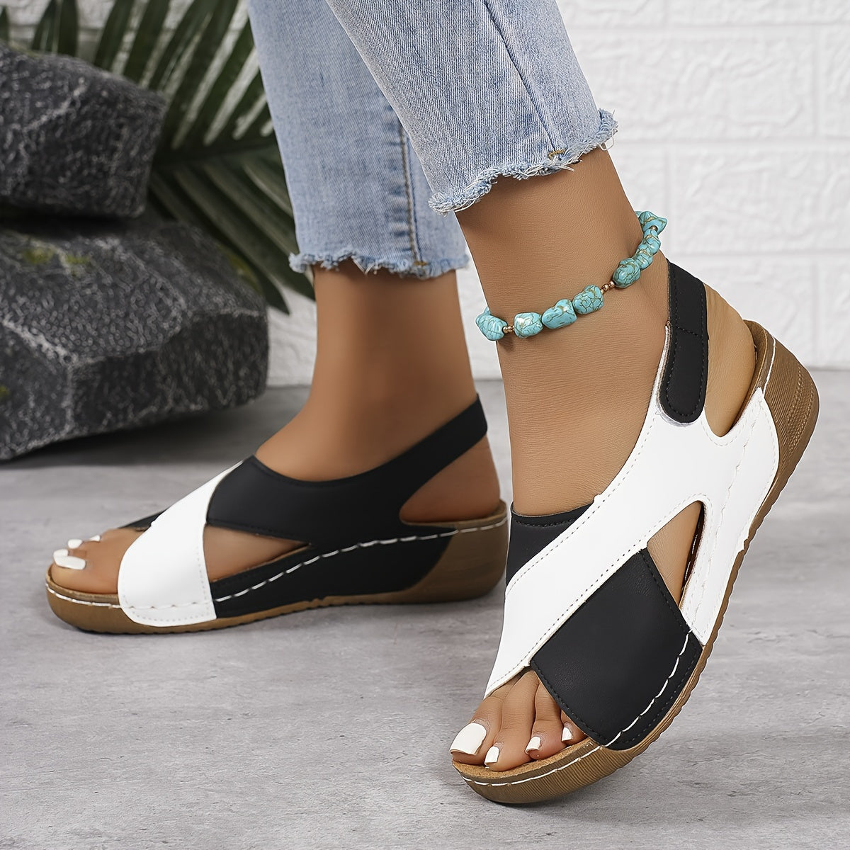 SOFIA | Ultra-flat, comfortable, and stylish orthopedic sandal