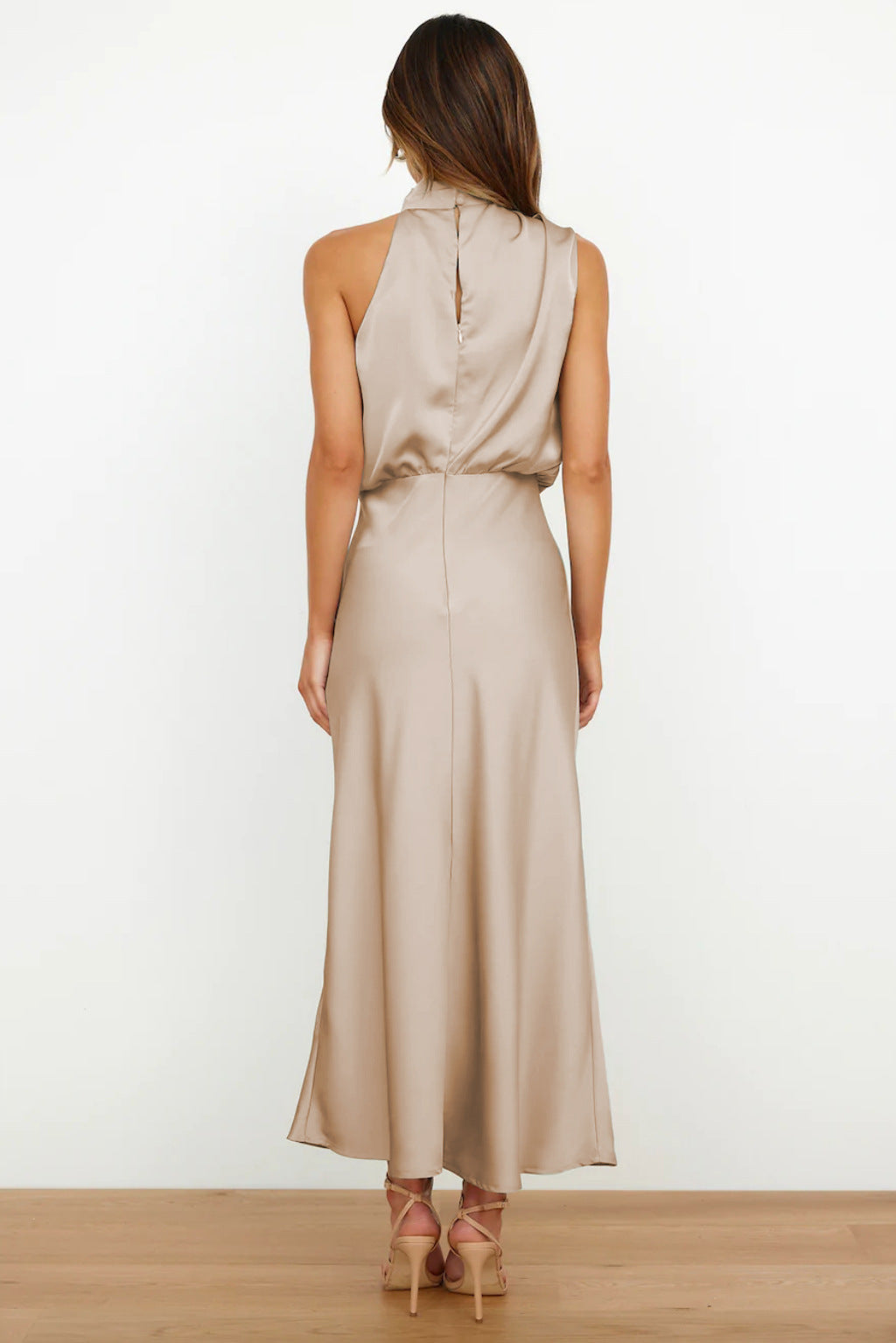 Elise | Elegant Satin Halter Dress – Graceful & Chic
