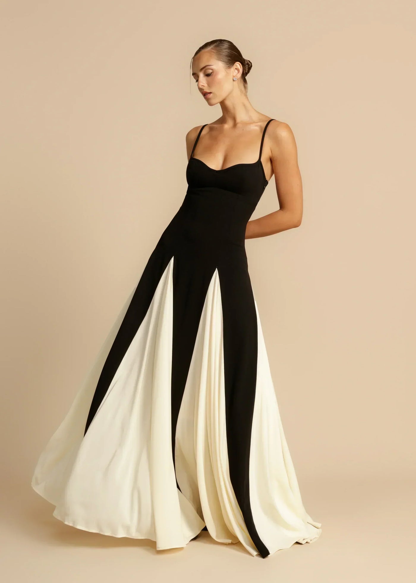 Celia | Elegant Contrast Ruffles Maxi Dress