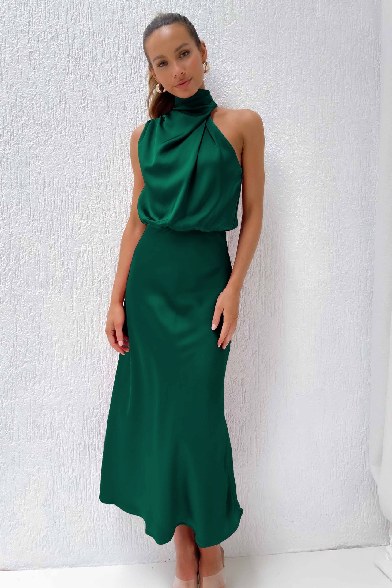 Elise | Elegant Satin Halter Dress – Graceful & Chic