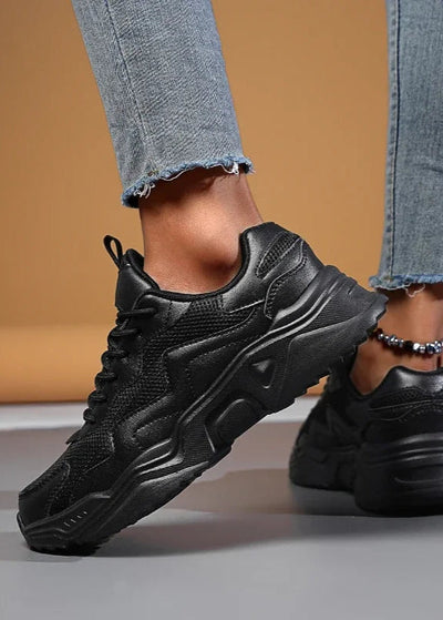 Kelly - Versatile Sporty Sneakers