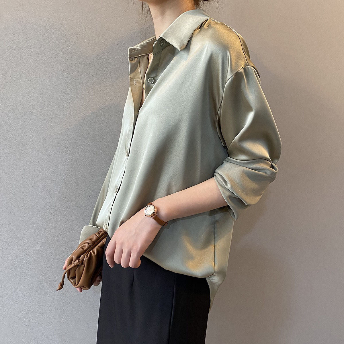 Celine – Classic Button-Up Blouse