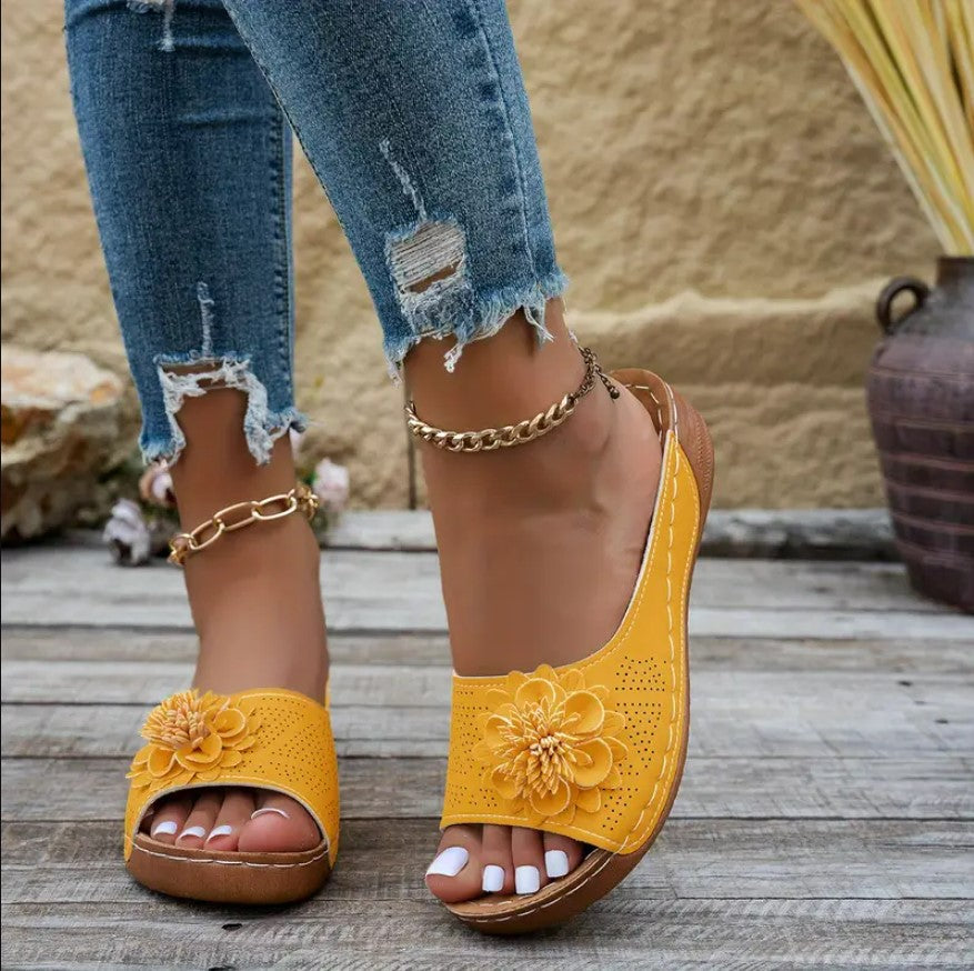 FLORA | Orthopedic Sandals with Floral Design