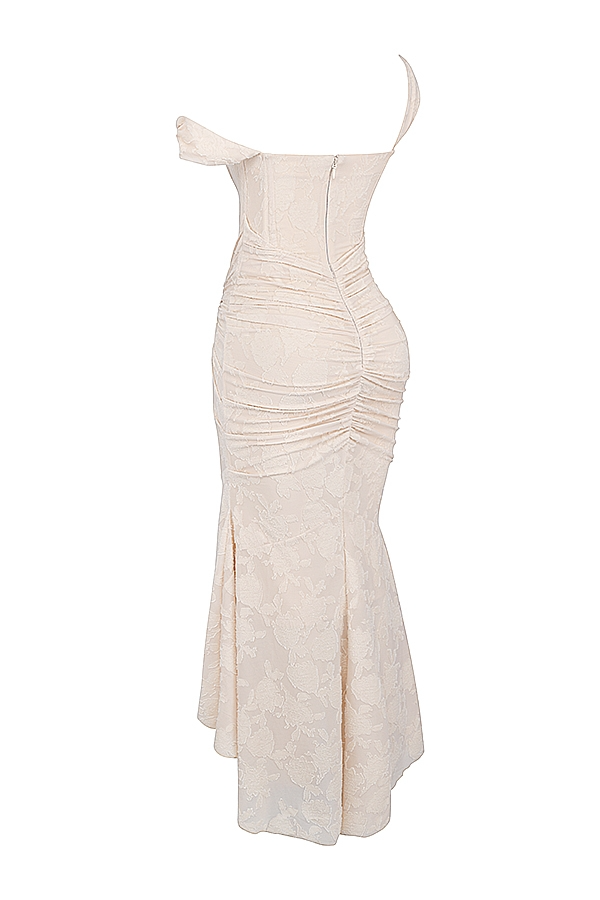 Dove - Elegant Slim Cut Lace Maxi Dress