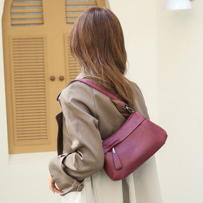 Hallgerd | Elegant shoulder bag with timeless style